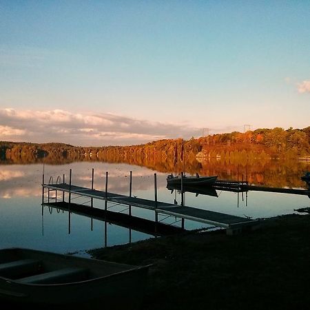 Marble Lake Lodge Cloyne Buitenkant foto