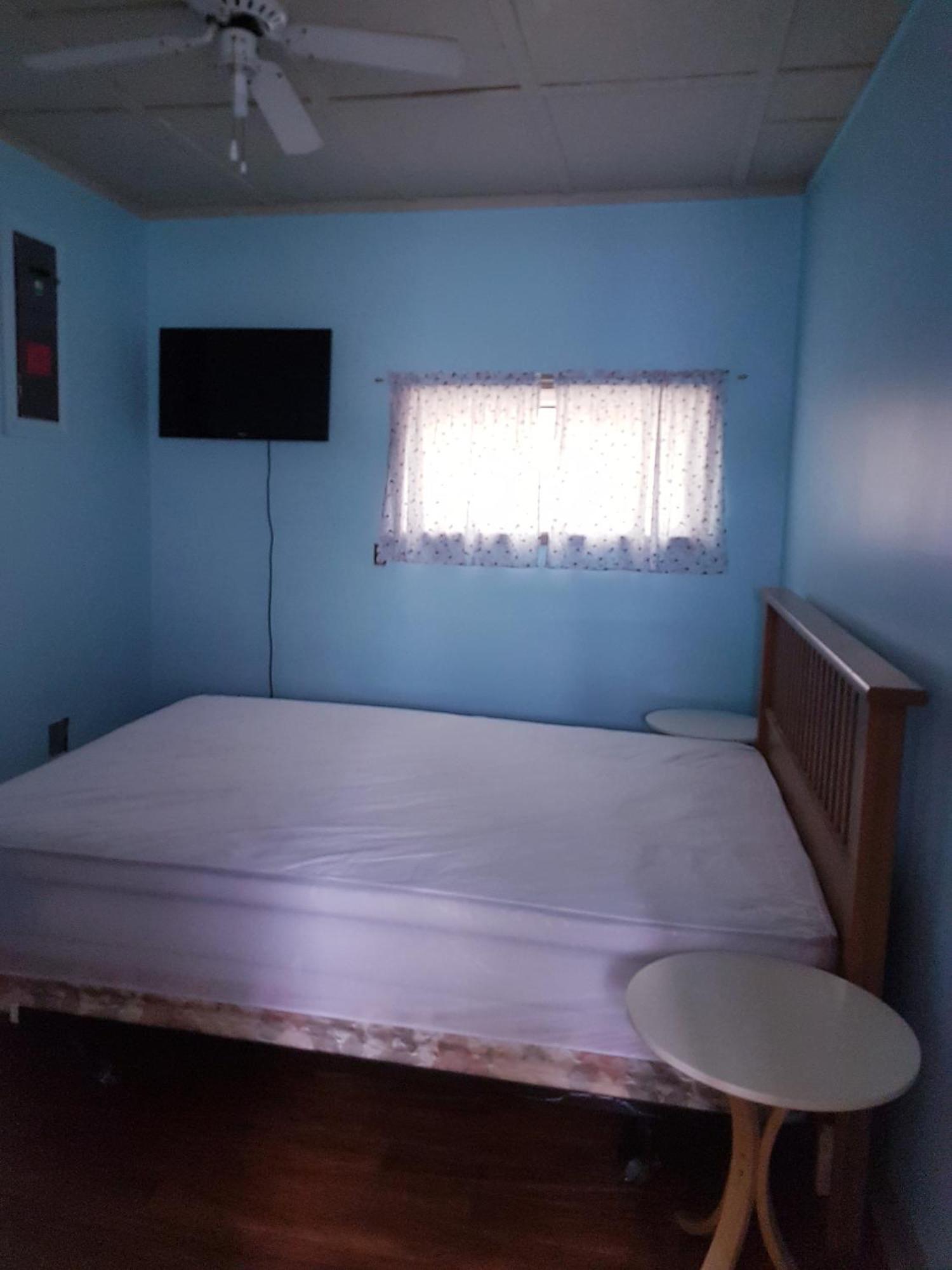 Marble Lake Lodge Cloyne Kamer foto