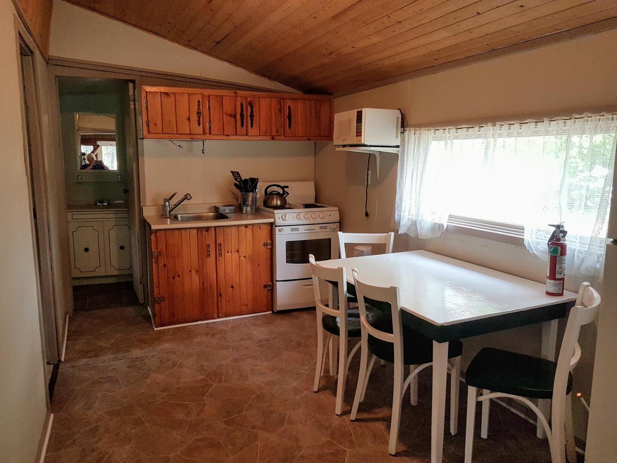 Marble Lake Lodge Cloyne Kamer foto