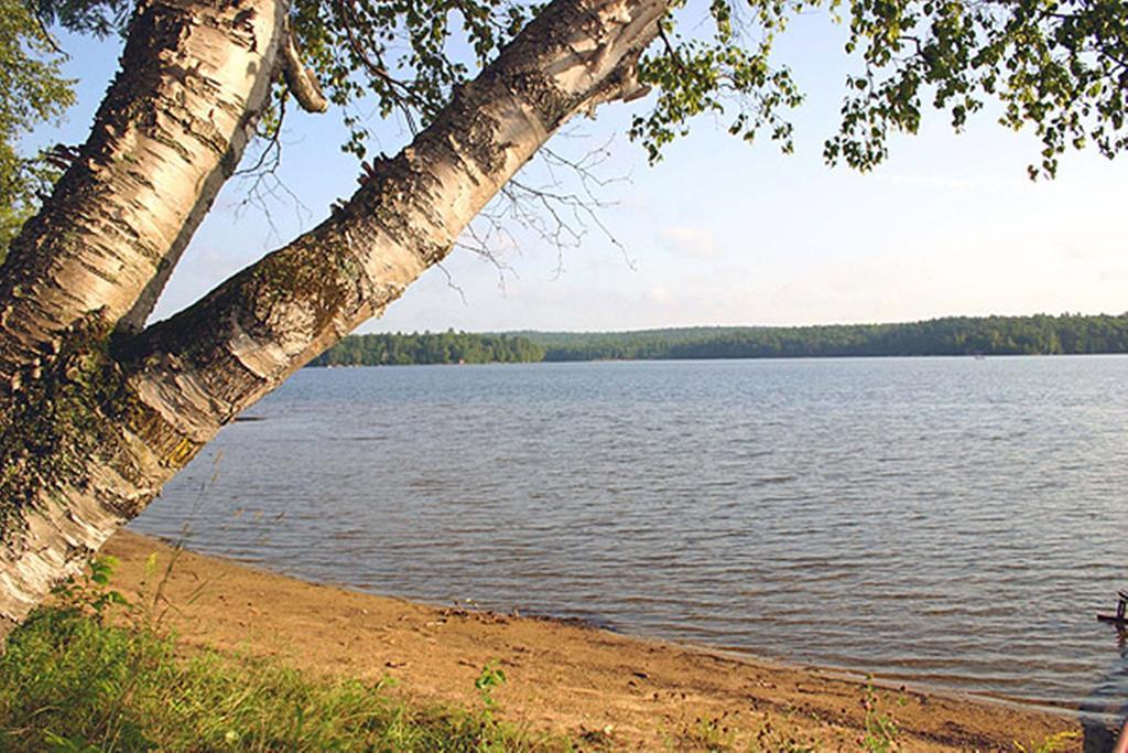Marble Lake Lodge Cloyne Buitenkant foto