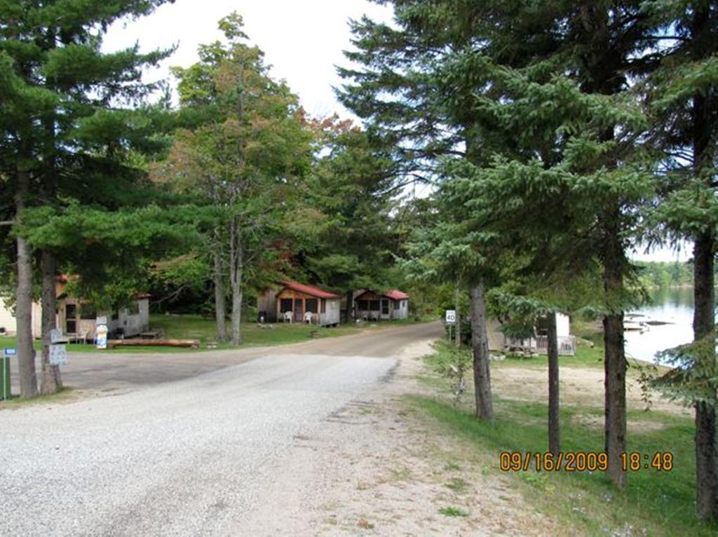 Marble Lake Lodge Cloyne Buitenkant foto