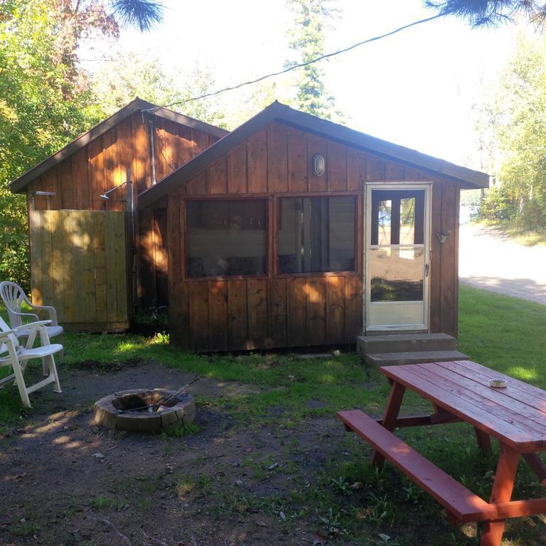 Marble Lake Lodge Cloyne Kamer foto