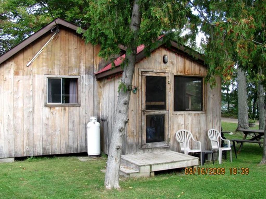 Marble Lake Lodge Cloyne Kamer foto