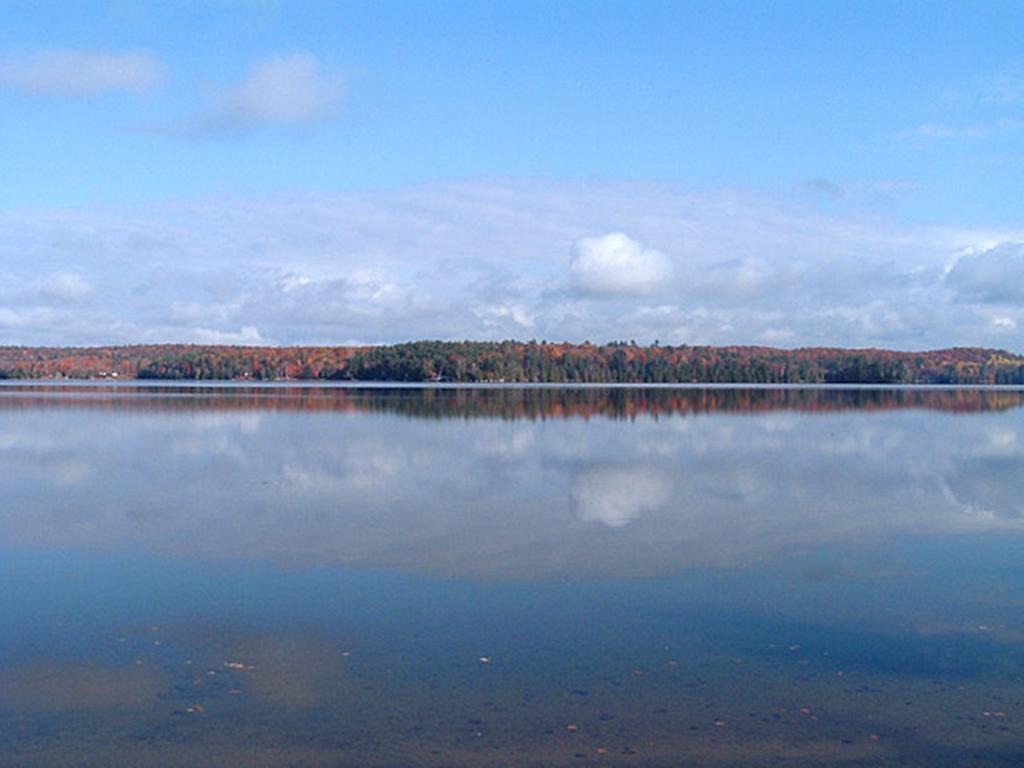 Marble Lake Lodge Cloyne Buitenkant foto