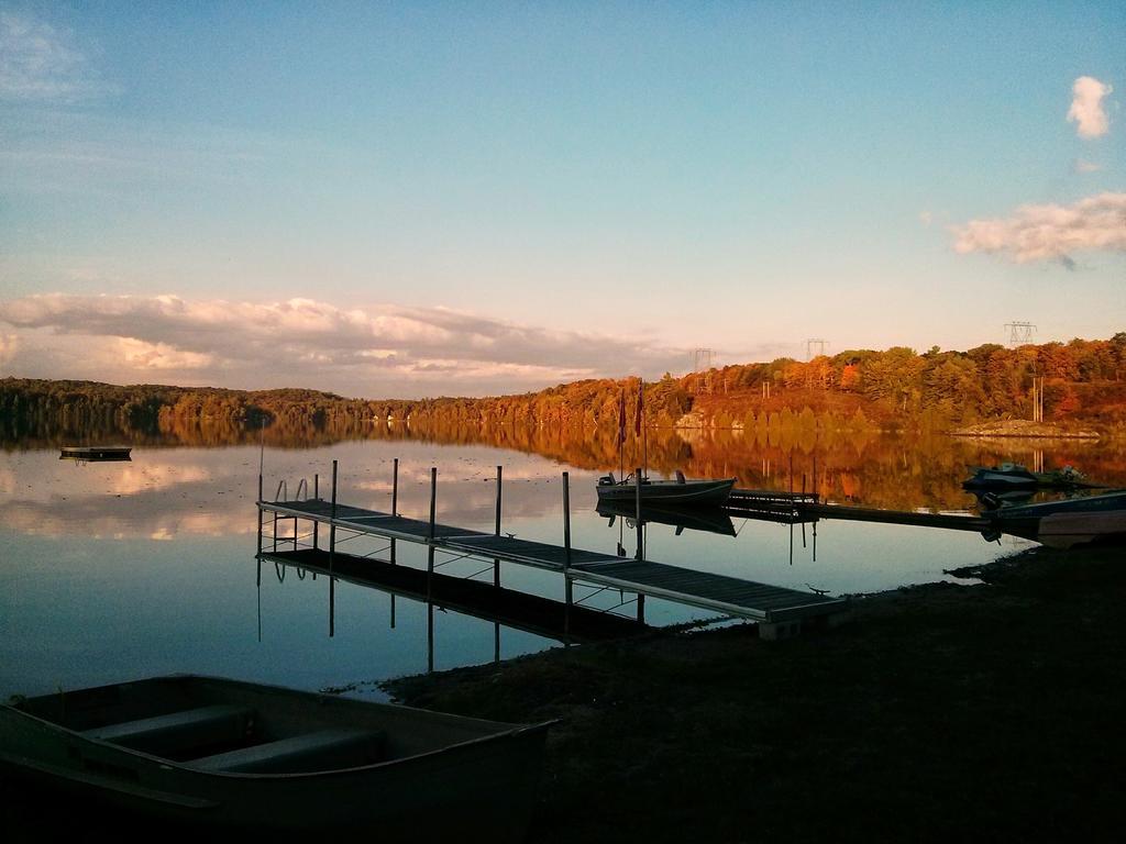 Marble Lake Lodge Cloyne Buitenkant foto